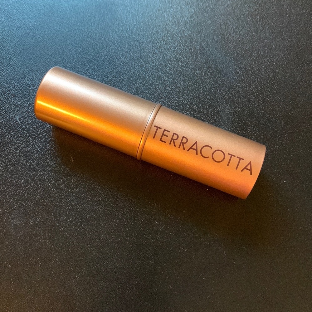 Guerlain Terracotta Highlighter stick in Nude.
